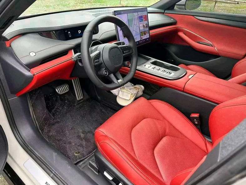 小米SU7 后面外观一