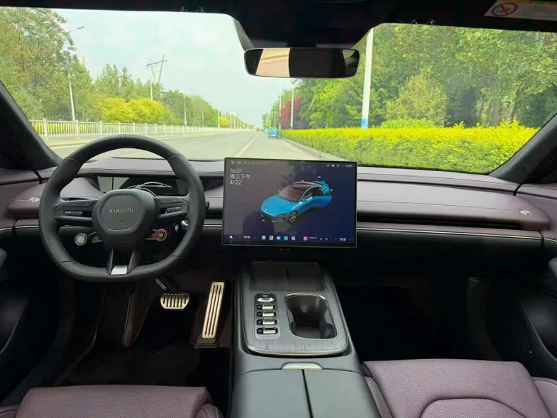 小米SU7 后面外观二