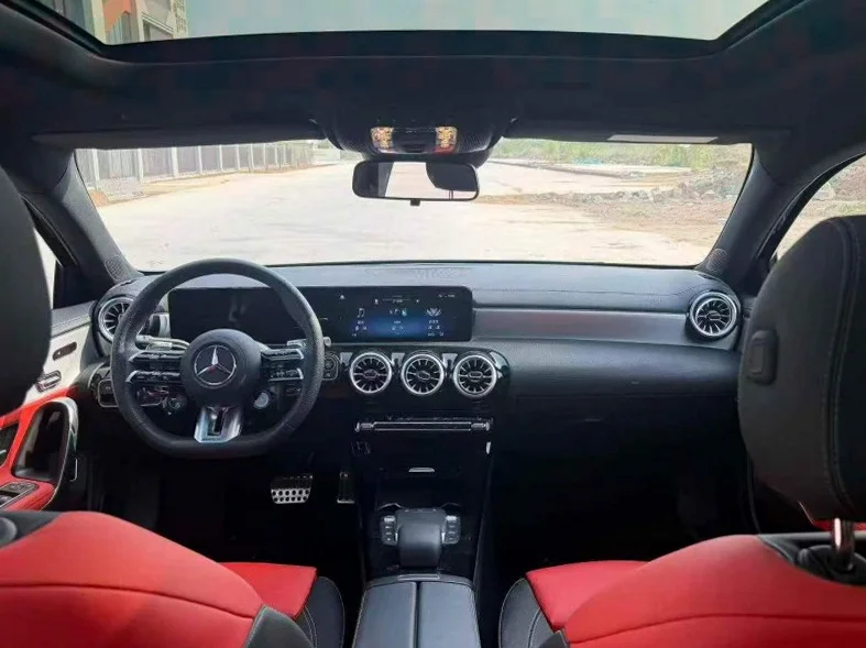 奔驰AMG 后面外观三