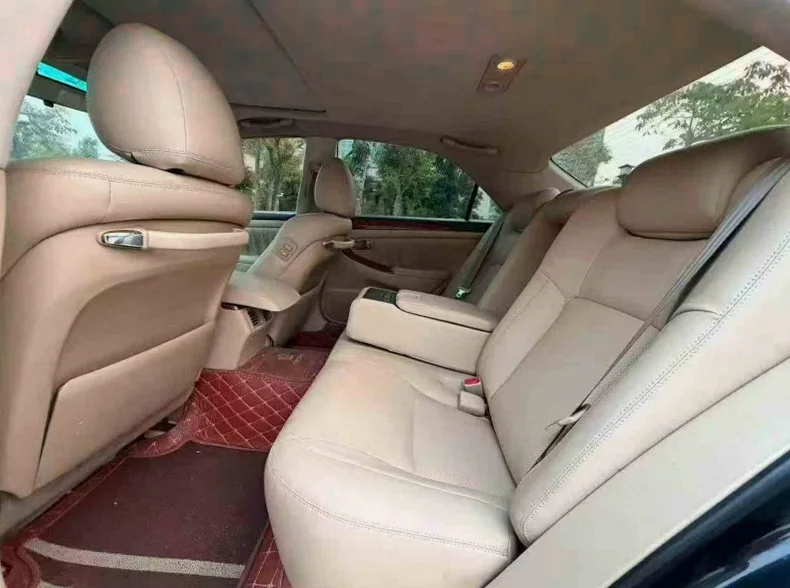 丰田皇冠 后面外观三