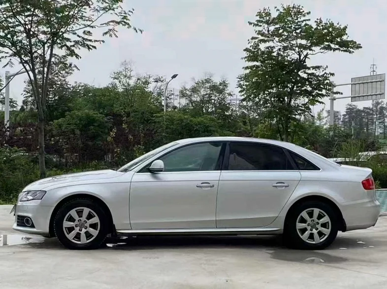 奥迪A4L 内饰前排