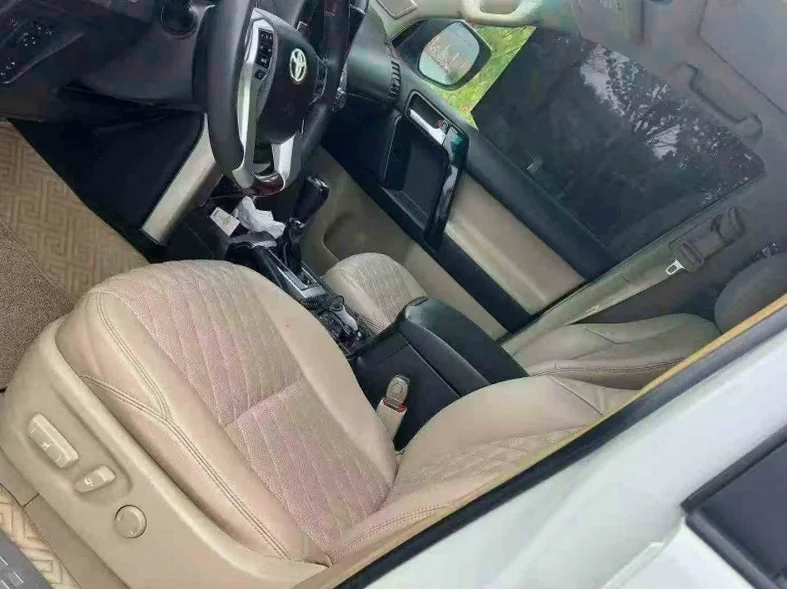 丰田普拉多 后面外观三