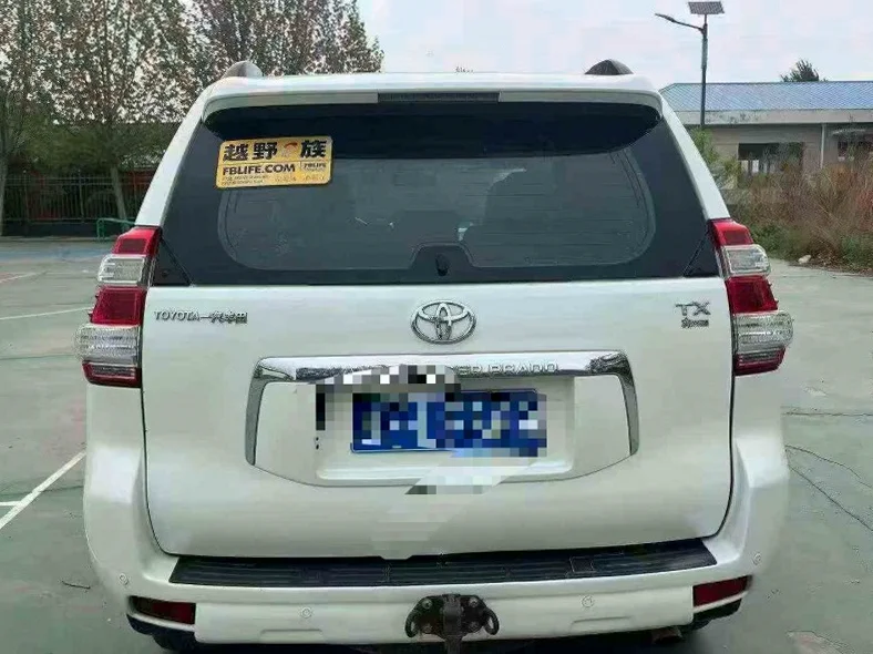 丰田普拉多 后面外观二