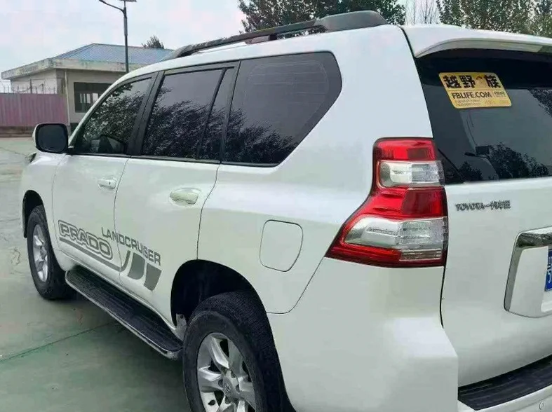 丰田普拉多 驾驶室