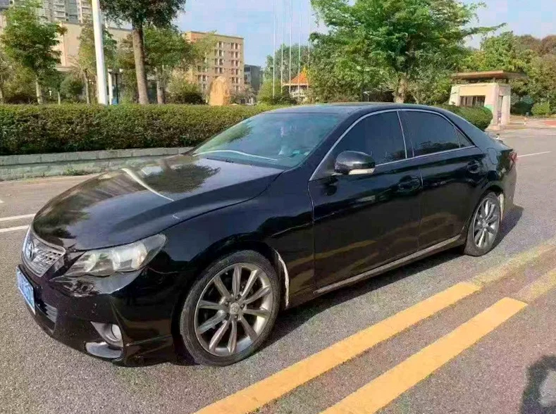 丰田锐志 正面外观二