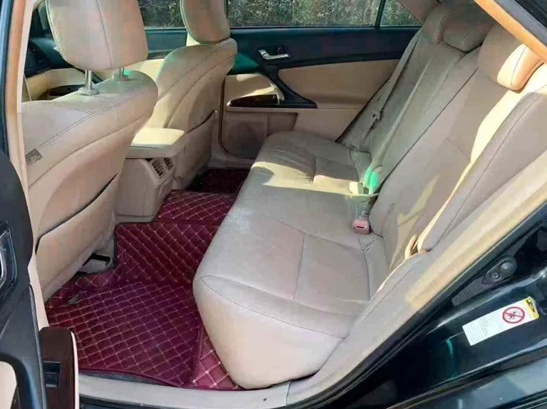 丰田锐志 后面外观二