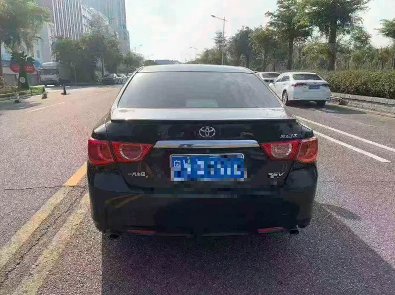 丰田锐志 驾驶室