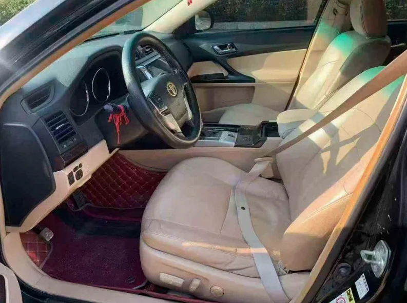 丰田锐志 后面外观三