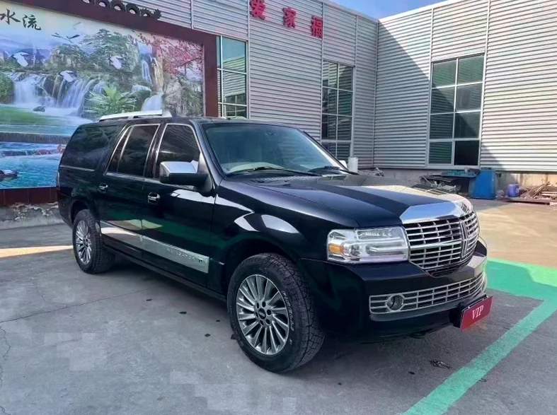 林肯领航员 后面外观一