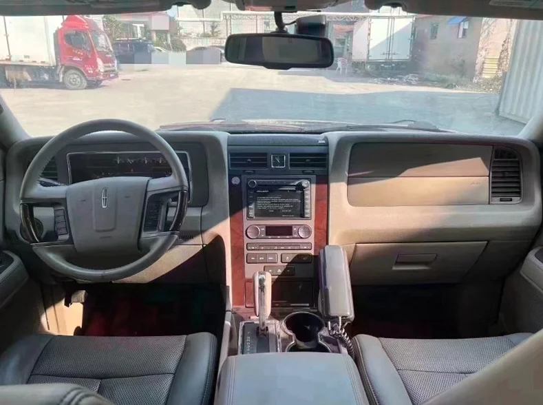 林肯领航员 后面外观二