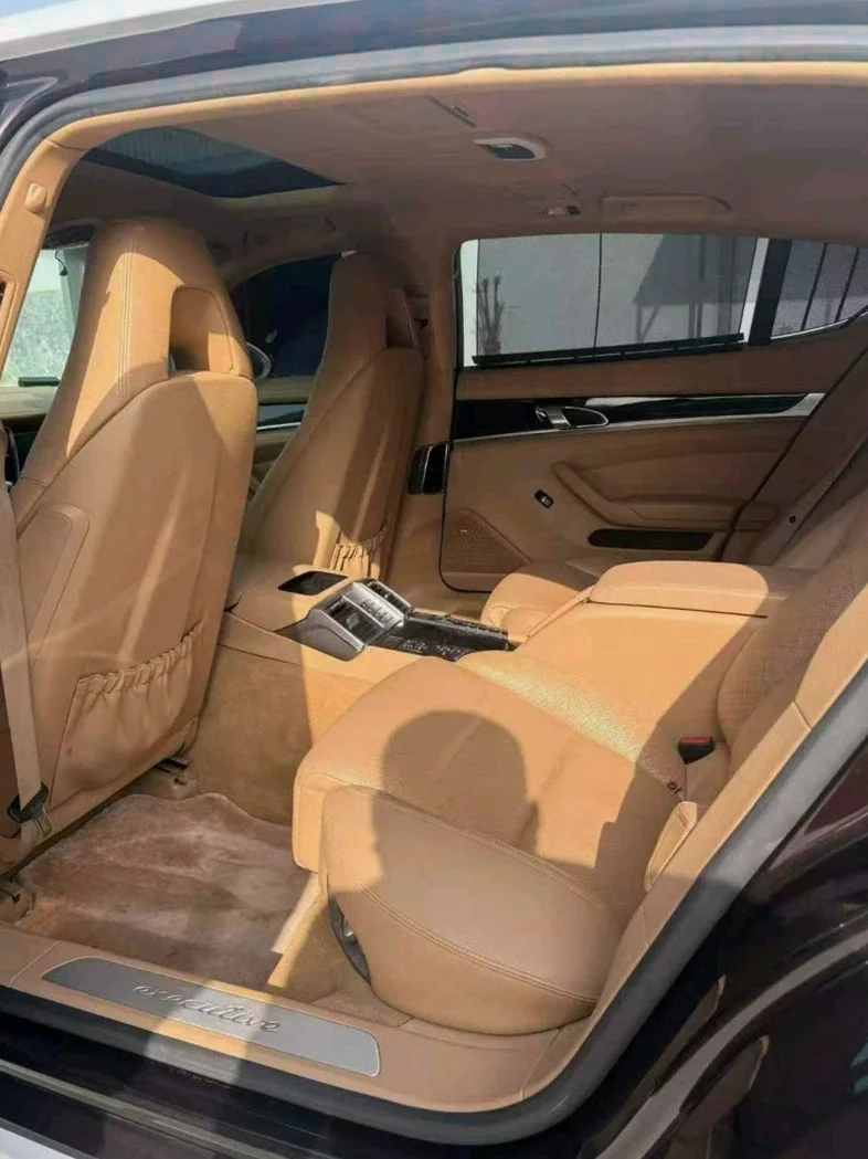 保时捷帕拉梅拉 后面外观二