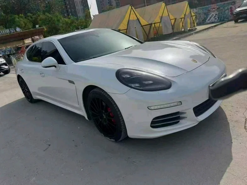 保时捷帕拉梅拉 正面外观二