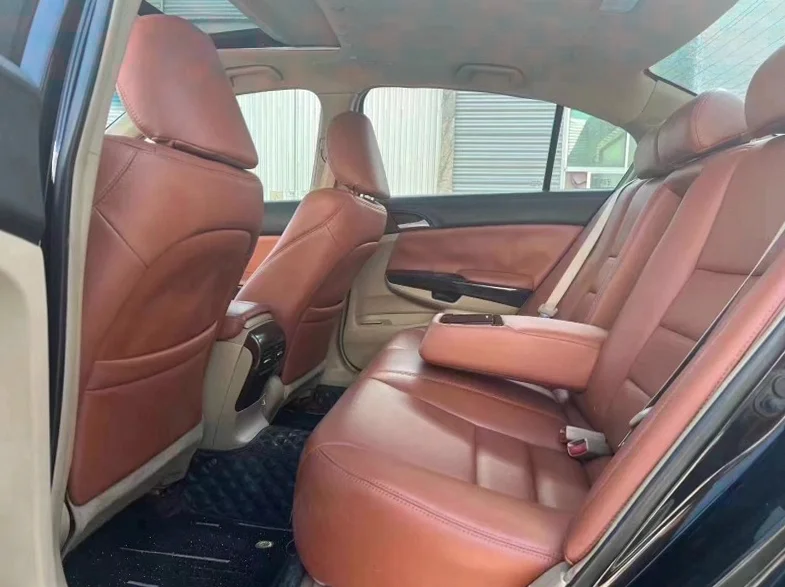 本田雅阁 内饰前排