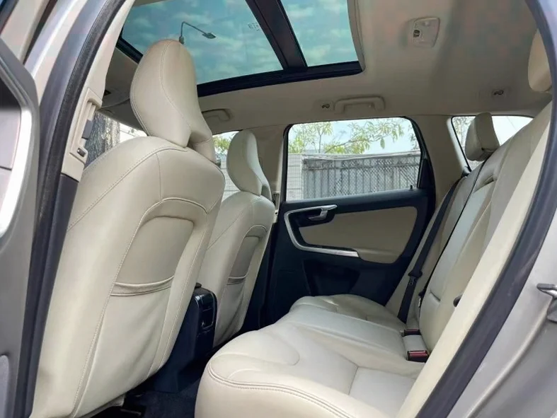 沃尔沃XC60 后面外观一