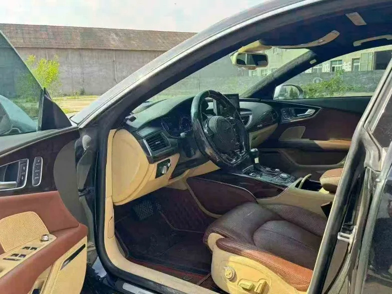 奥迪A7L 后面外观三