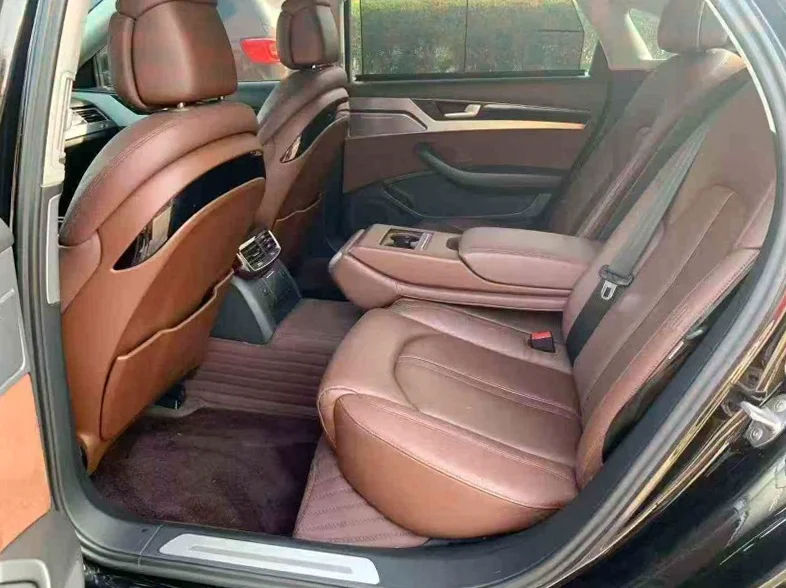 奥迪A8L 后面外观三