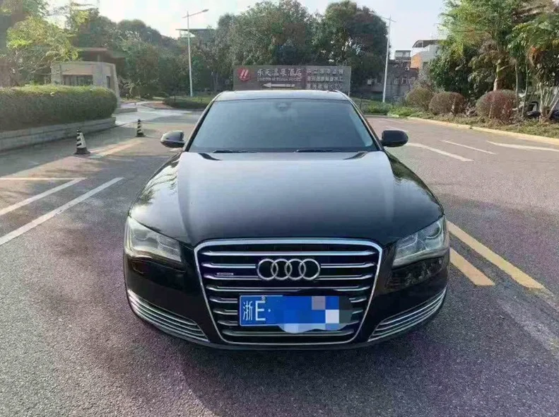 14年奥迪A8L 3.0T四驱高配