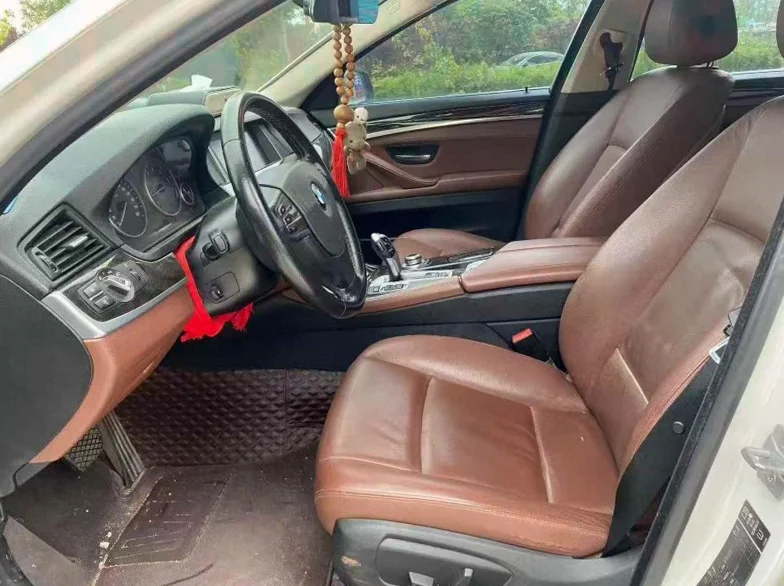 宝马5系 正面外观三