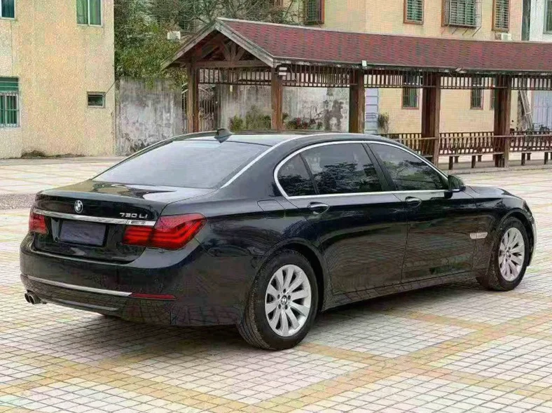 宝马7系 内饰后排