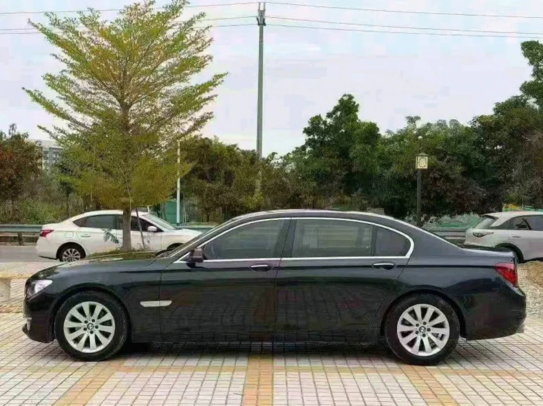 宝马7系 正面外观三