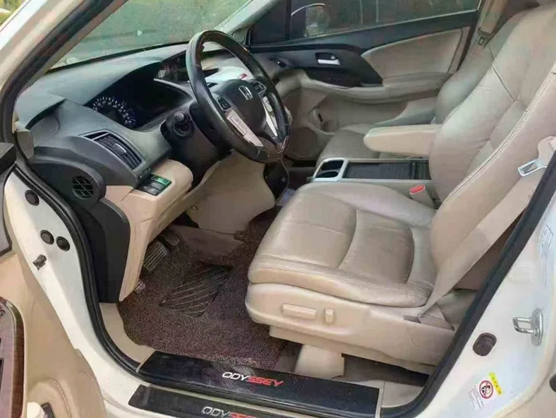 本田奥德赛 后面外观二