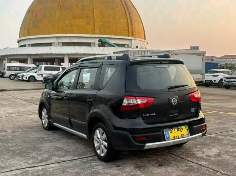 日产骊威 内饰后排