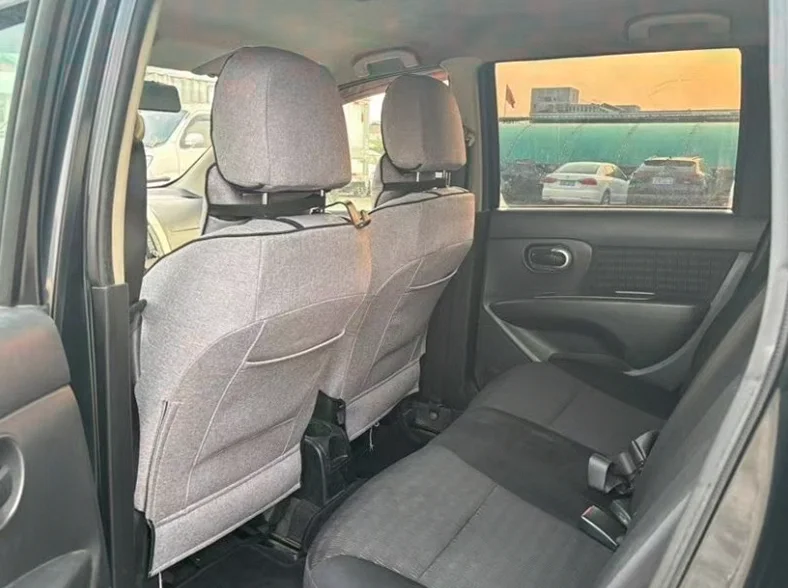 日产骊威 后面外观三