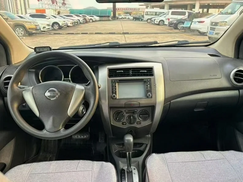 日产骊威 后面外观二