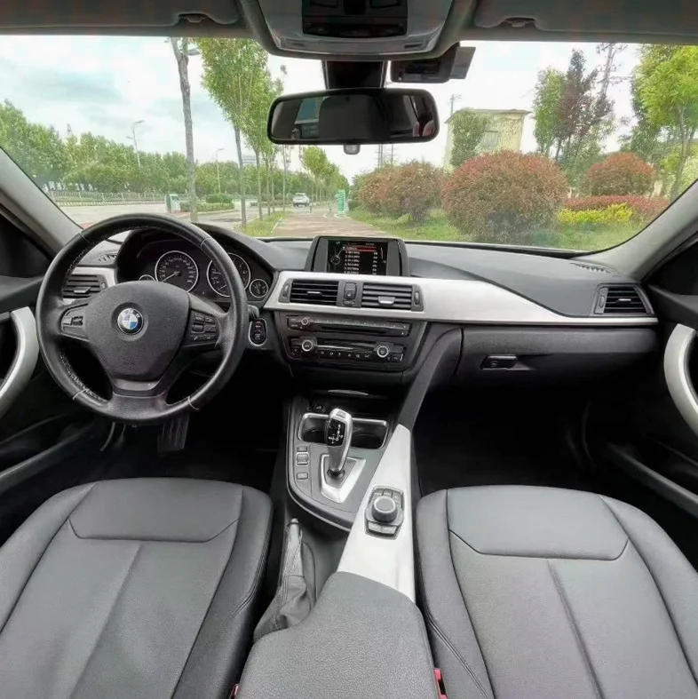 宝马3系 内饰前排