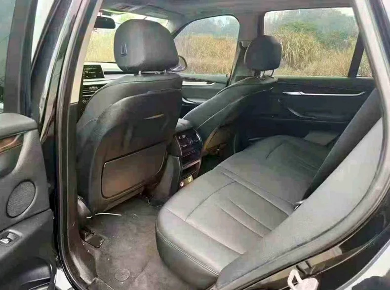 宝马X5 后面外观三