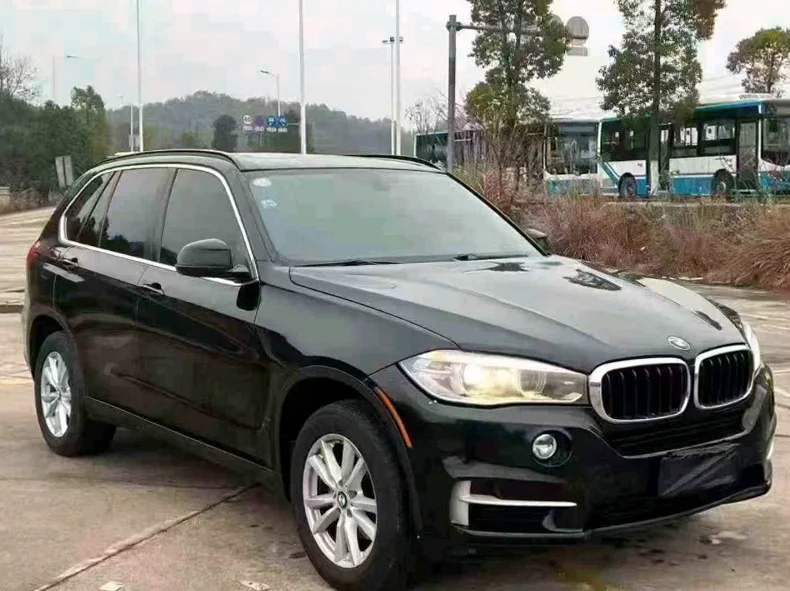 宝马X5 正面外观三