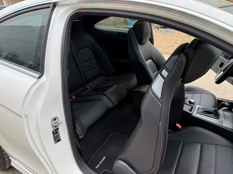 奔驰C 后面外观三