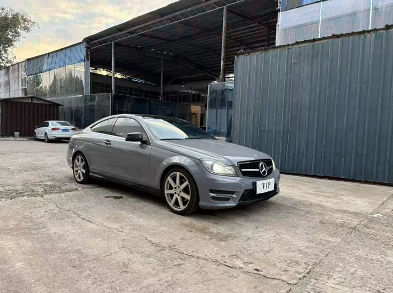 奔驰C 正面外观三