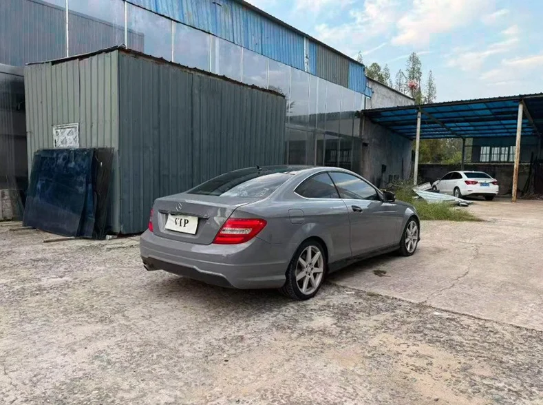 奔驰C 内饰后排