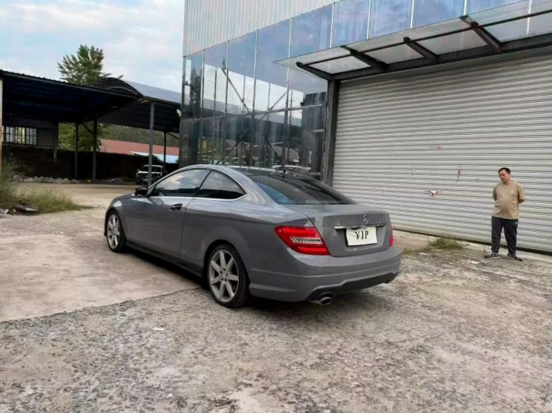 奔驰C 内饰前排