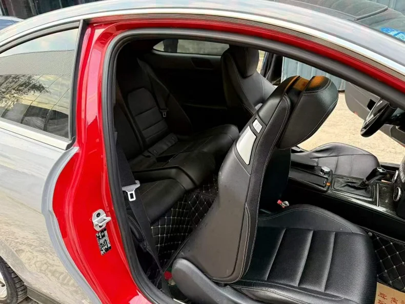 奔驰C 后面外观三