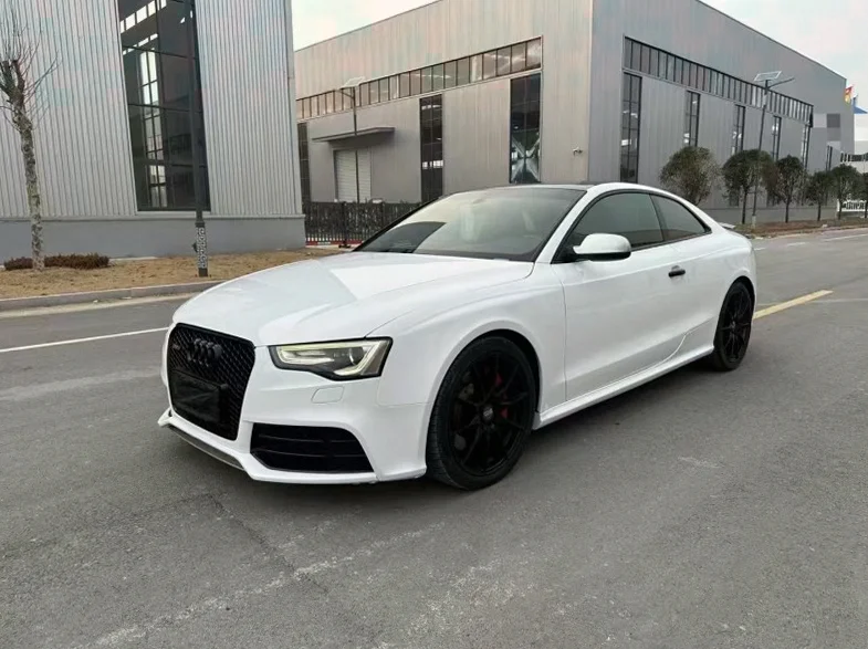 奥迪RS5 正面外观三