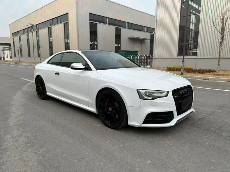 奥迪RS5 正面外观二