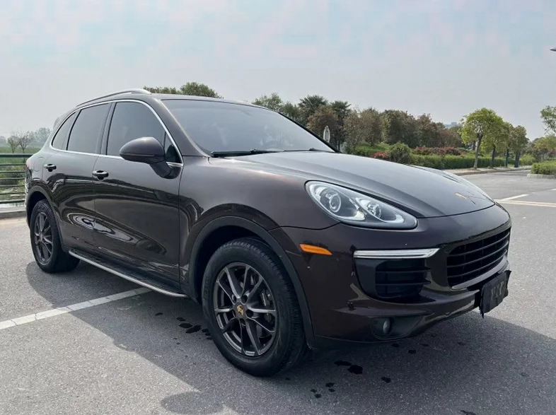 保时捷卡宴 正面外观二