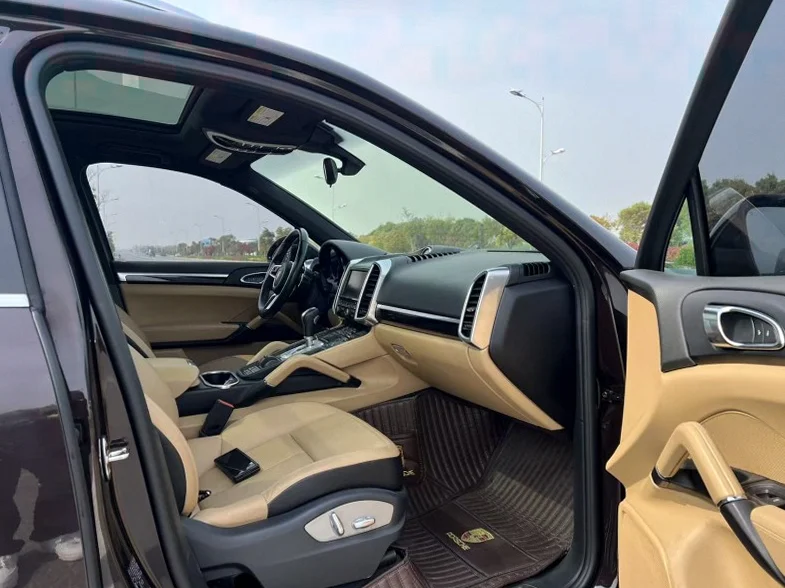 保时捷卡宴 后面外观三