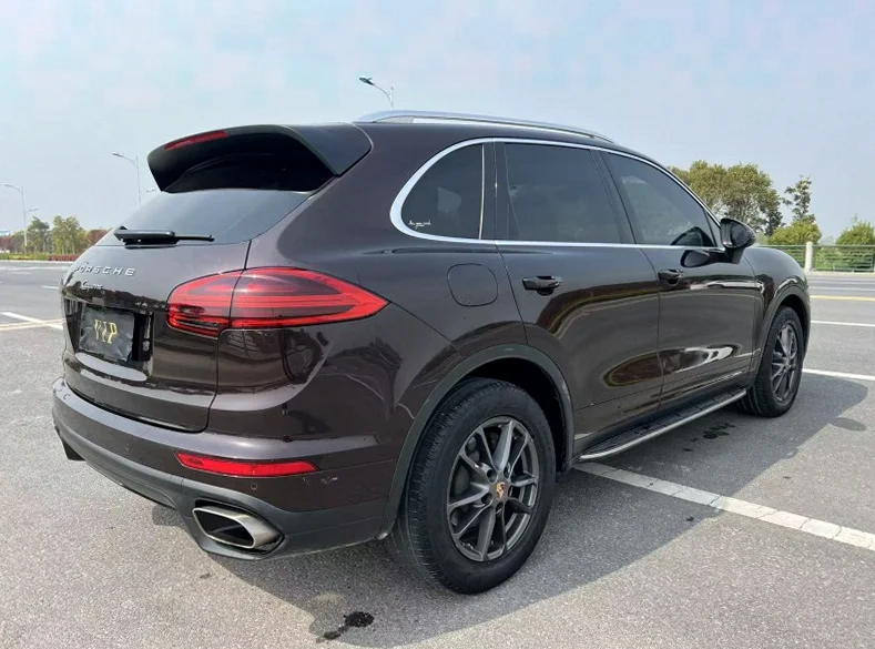 保时捷卡宴 内饰前排