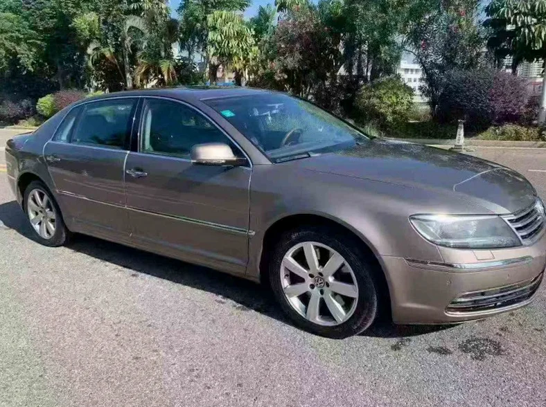 大众辉腾 正面外观二