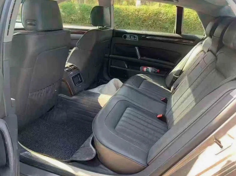 大众辉腾 后面外观二