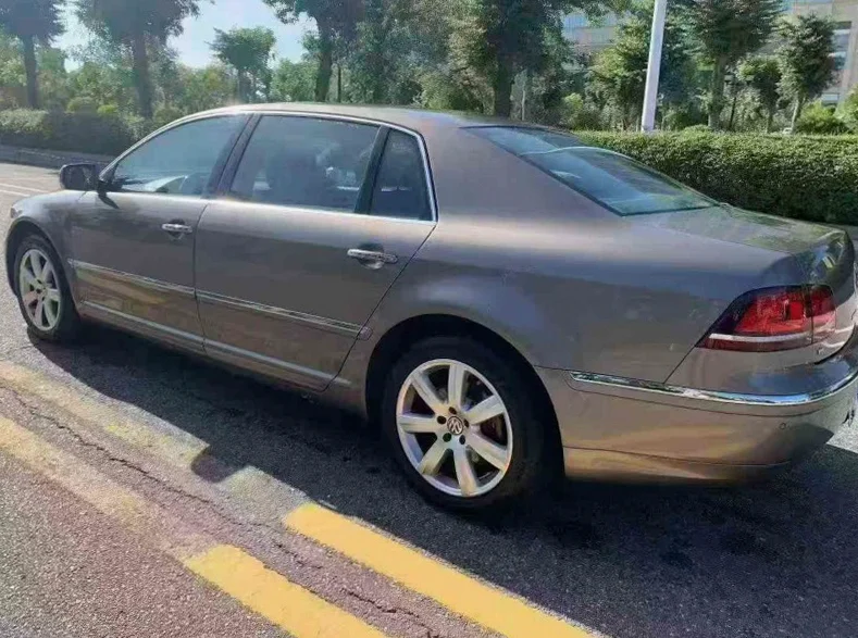 大众辉腾 内饰后排