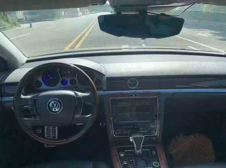 大众辉腾 后面外观三