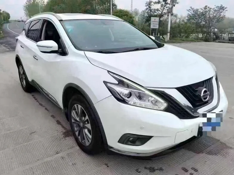 日产楼兰 正面外观二