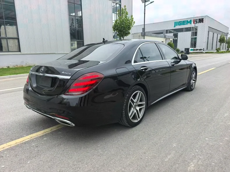 奔驰S 内饰前排