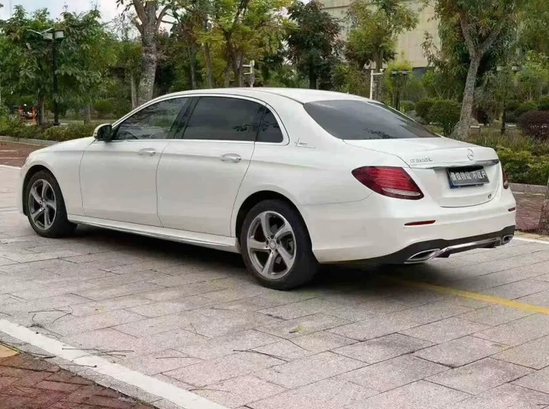 奔驰C 内饰前排