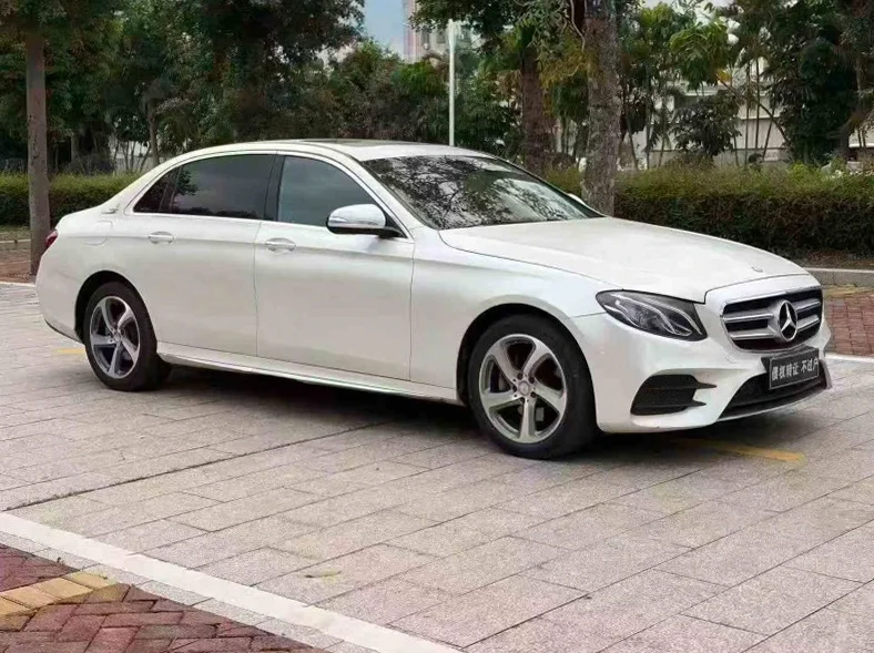 奔驰C 正面外观三