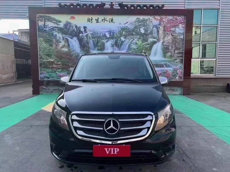 17年奔驰威霆2.0T自动高配